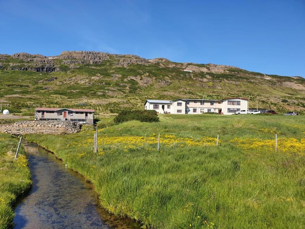Hótel Laugarhóll with natural hot spring Holmavik Exterior foto
