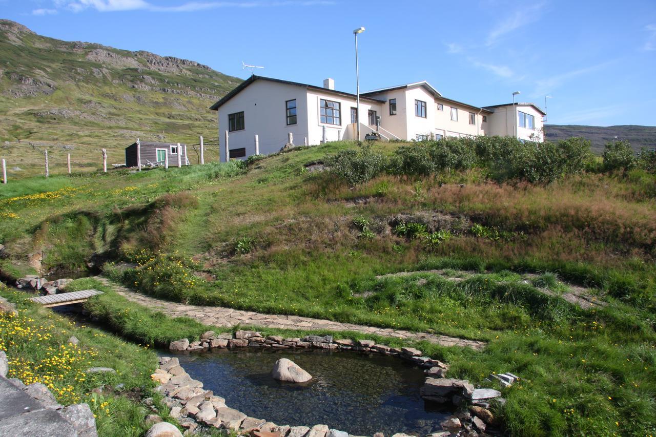 Hótel Laugarhóll with natural hot spring Holmavik Exterior foto